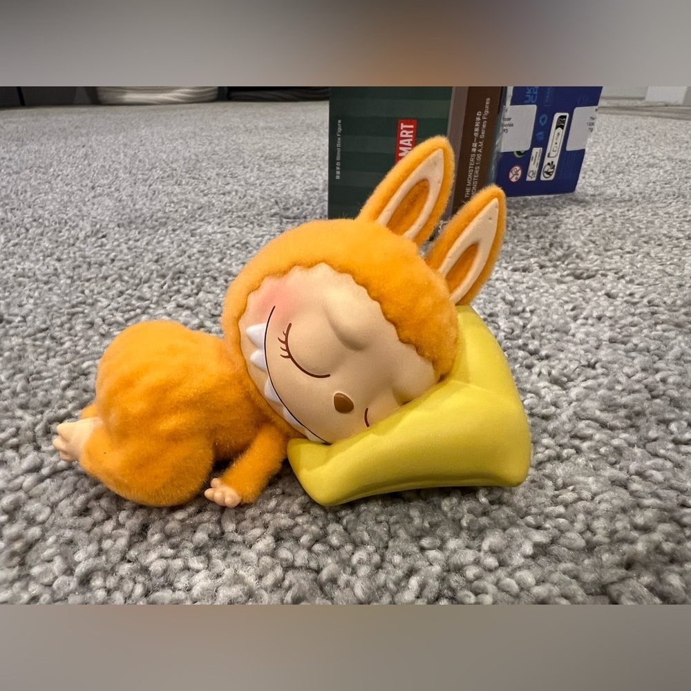 THE MONSTERS 1:00 A.M. Series Figures "Sweet Dream Time" - Picture 6 of 9